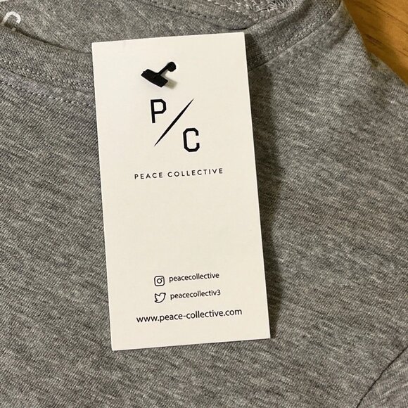 Peace Collective From Toronto With Love Womens Extra Small Gray T-Shirt XS NWT - Picture 8 of 9